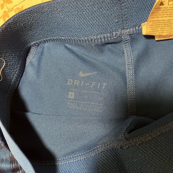 Nike Pro Blue Patterned Shorts - Picture 3 of 4